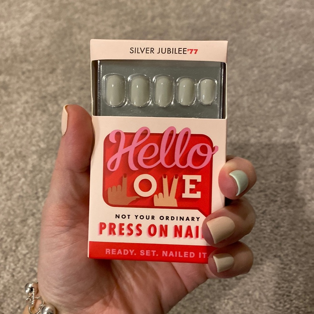 Hello Love Press on Nails